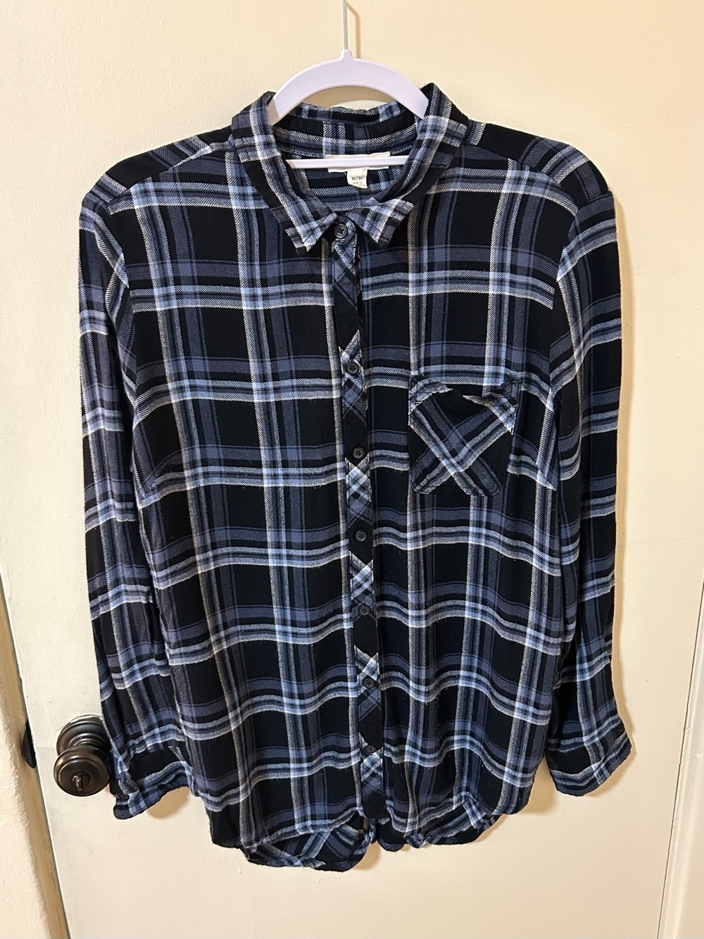 Beachlunchlounge Plaid Long Sleeve Button Up Size Medium 100% Rayon Blue Black